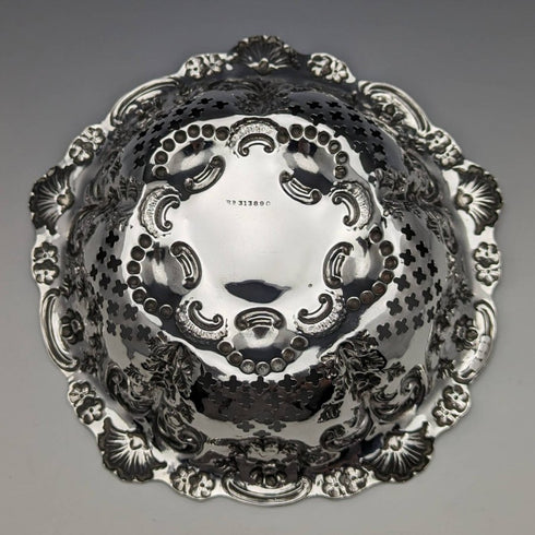 1897年 英国アンティーク 純銀 ボンボンディッシュ 直径15cm William Neale